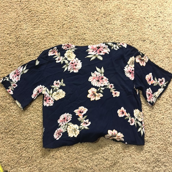 Rhee Tie Front Top - Picture 6 of 7